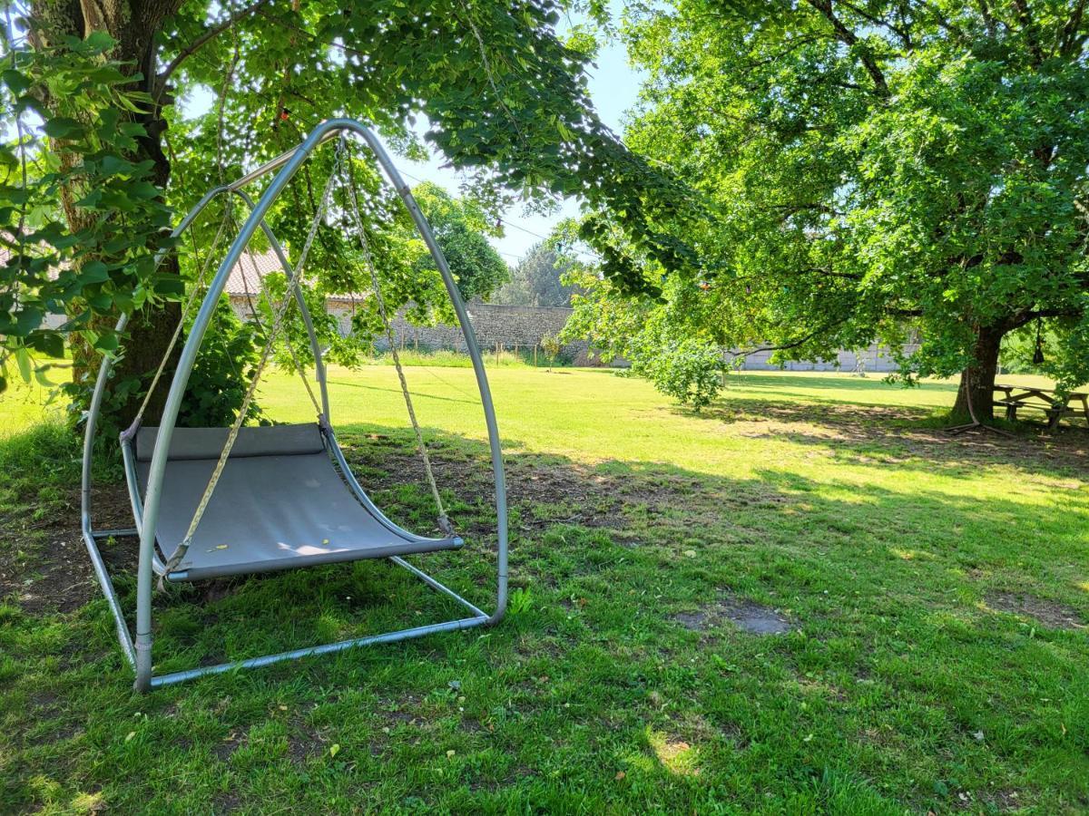 Bed and Breakfast Domaine De La Sarrotte Saugon Exterior foto